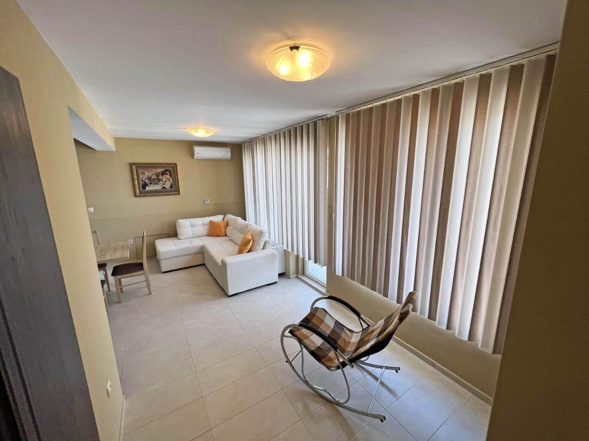 Valemar Apartments Pomorie Exterior photo